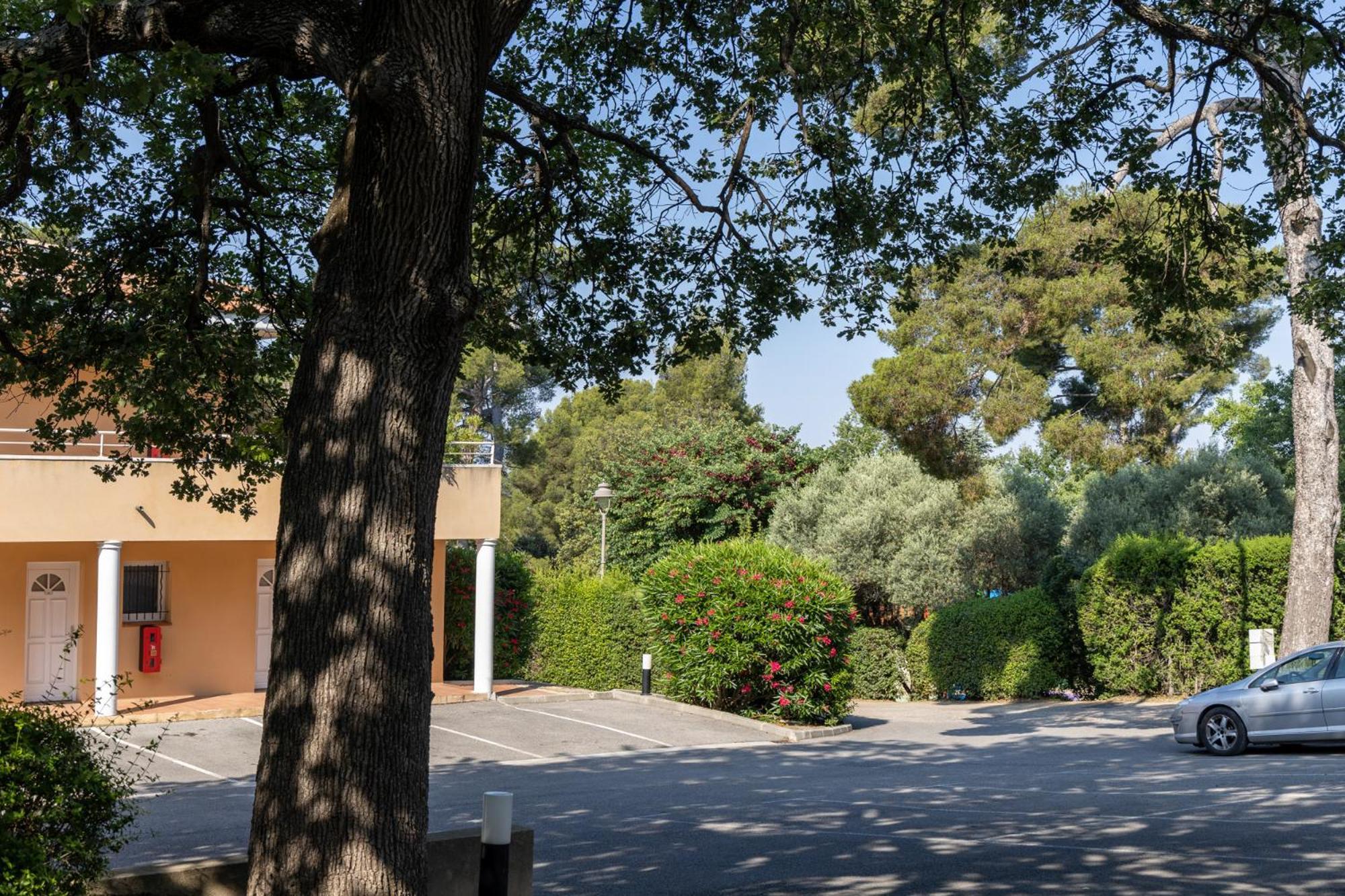 The Originals City, Hotel Cote Sud, Marseille Est Allauch Buitenkant foto